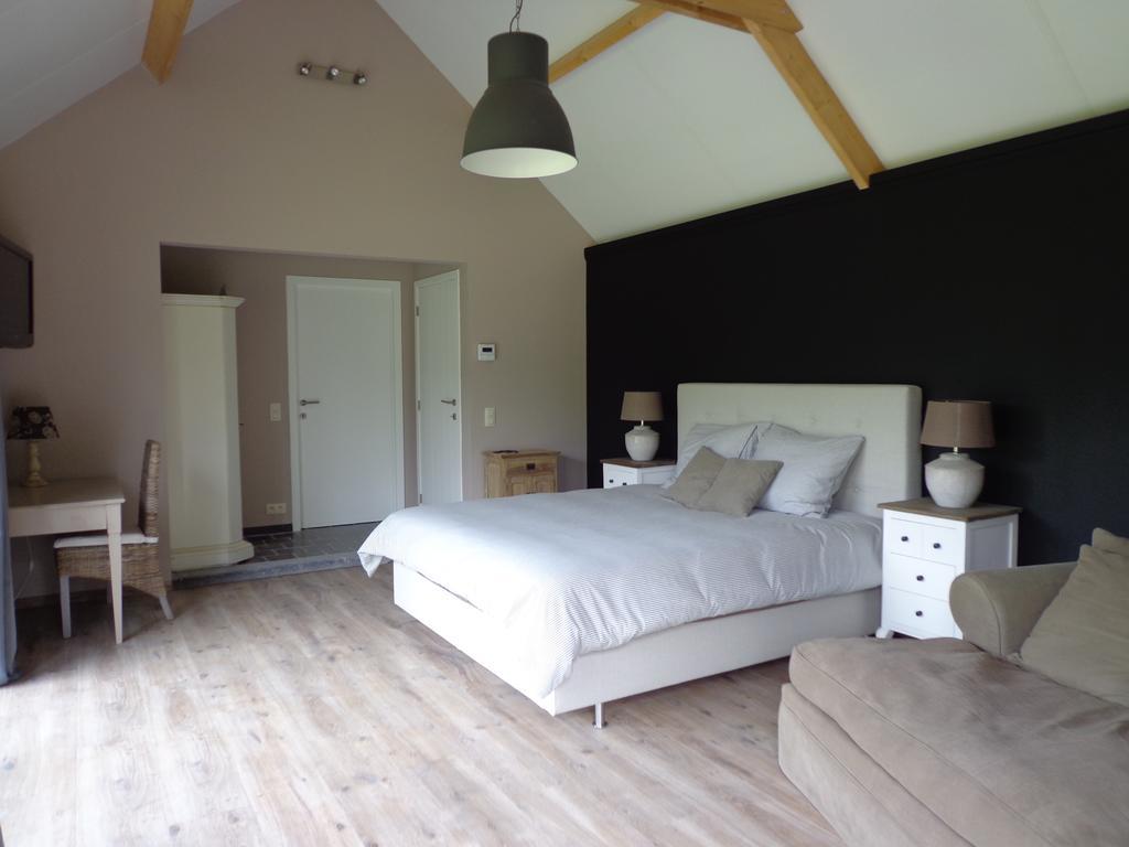 B&B Fragaria Hoogstraten Bilik gambar